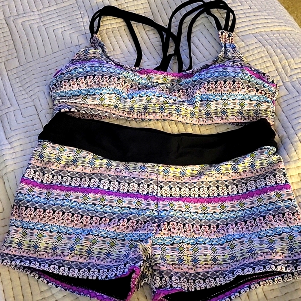 🌴2 piece bathing suit with boyfriend shorts